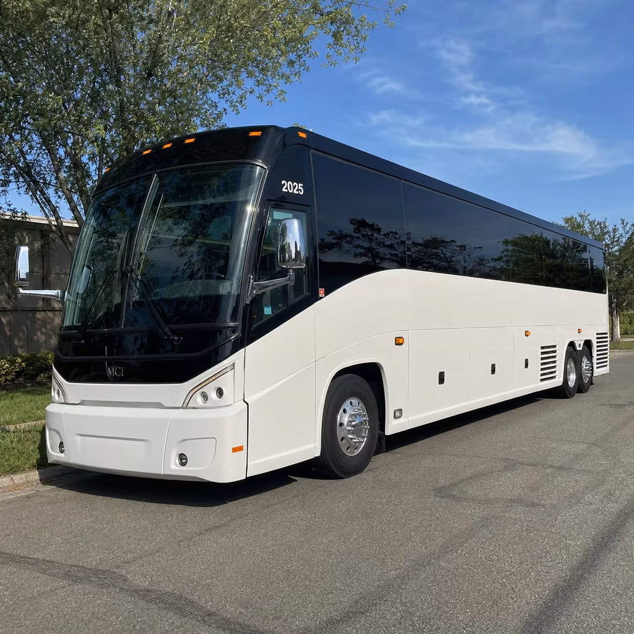 call rochestercharterbus com for long distance sports team transportation out of rochester