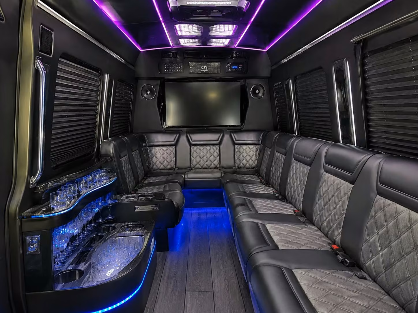 rochestercharterbus com puts rochester prom night transportation in your hands